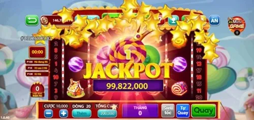 Bàn chơi casino trực tuyến với các chip và quân bài tại 78win01